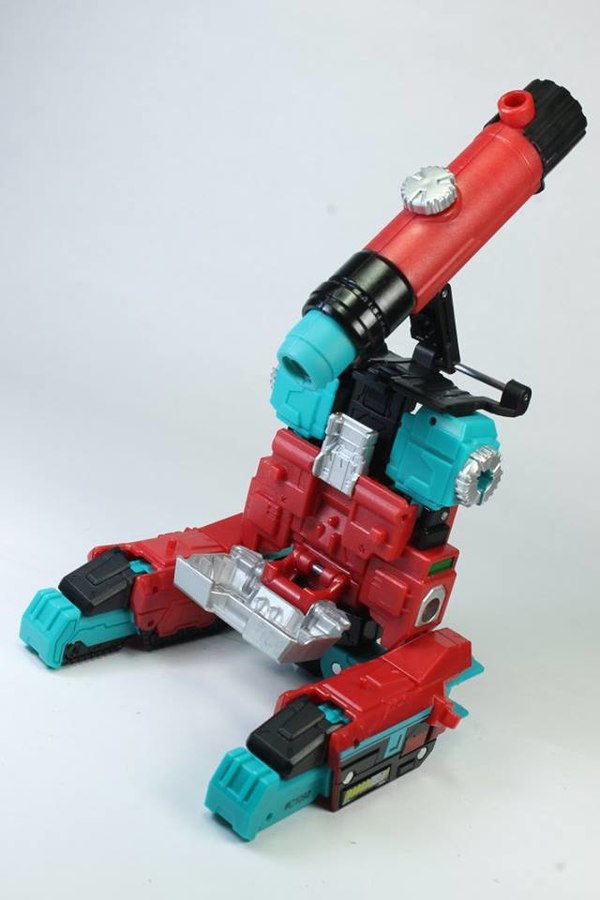 Deluxe Perceptor   More Titans Return Wave 4 Photos  (7 of 23)